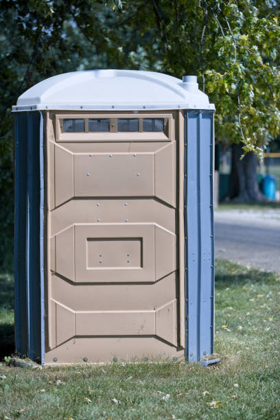 Portable Toilet Options We Offer in Willoughby Hills, OH